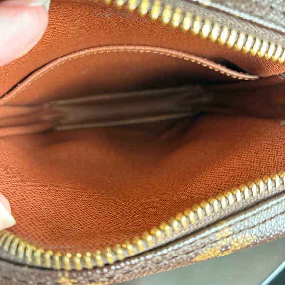 Louis Vuitton Danube Bag Vintage Crossbody Monogram Comes with COA and Dustbag - Picture 13 of 16